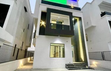Luxurious 5 Bedroom Fully Detached with Bq