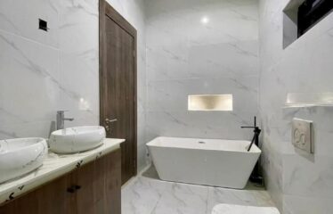 Luxurious 5 Bedroom Fully Detached with Bq