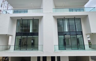 Spacious 1 & 2  Bedroom Apartment/Maisonette