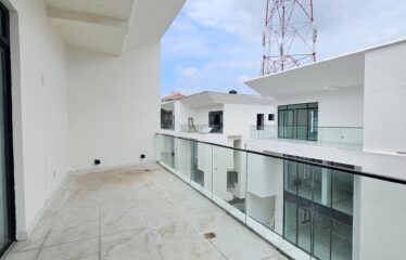 Spacious 1 & 2  Bedroom Apartment/Maisonette