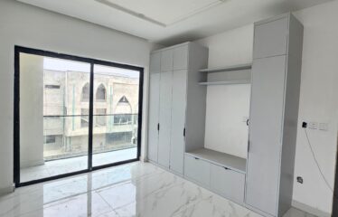 Spacious 1 & 2  Bedroom Apartment/Maisonette