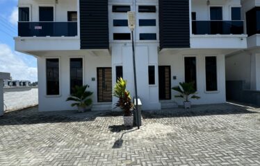 4bedroom fully detached with an ante room and bq