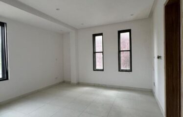 Eye Catchy 4 Bedroom  Detached Duplex plus 2 BQ .