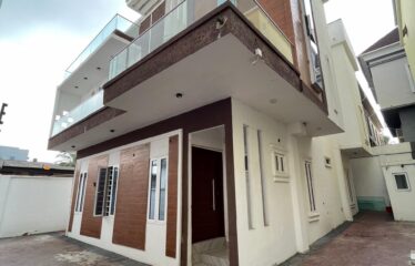 3 Bedroom Apartment in a top notch location.