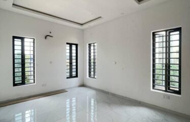 3 Bedroom Apartment in a top notch location.
