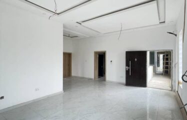 3 Bedroom Apartment in a top notch location.