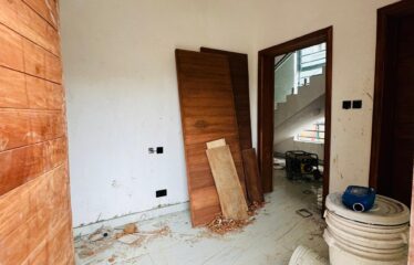 5 Bedroom House plus 2bqs in a serene location.
