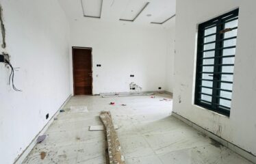 5 Bedroom House plus 2bqs in a serene location.