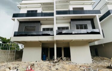 3 Bedroom Apartment plus Bq in secured environment.