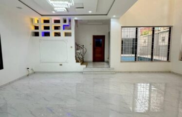 3 Bedroom Apartment in a well secured neighborhood