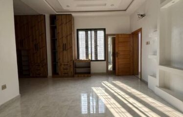 3 Bedroom Apartment in a well secured neighborhood