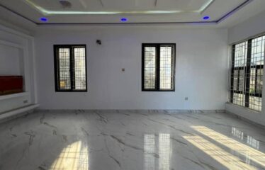 3 Bedroom Apartment in a well secured neighborhood