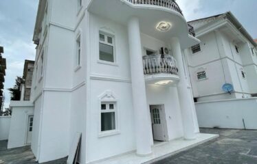 Architecturally Designed 5-Bedroom Penthouse + 2 BQ in Ikoyi, Lagos