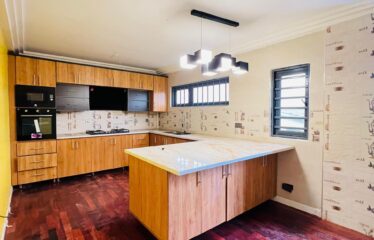 For Sale: Sophisticated 5 Bedroom Fully Detached Duplex, Maryland Ikeja.