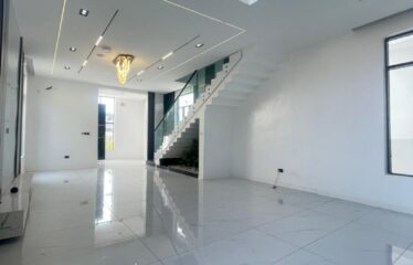 FULLY DETACHED DUPLEX WITH LUXURY INTERIOR, 24hrs ESTATE SECURITY, CINEMA, EQUIPPED GYM, OPEN TOP TERRACE, SWIMMING POOL AND BQ