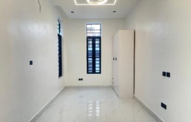 FULLY DETACHED DUPLEX WITH LUXURY INTERIOR, SWIMMING POOL, 24hrs ESTATE SECURITY AND BQ FOR SALE CHEVRON LEKKI