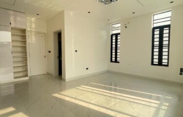 FULLY DETACHED DUPLEX WITH LUXURY INTERIOR, SWIMMING POOL, 24hrs ESTATE SECURITY AND BQ FOR SALE CHEVRON LEKKI