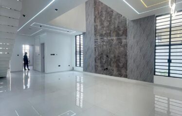 FULLY DETACHED DUPLEX WITH LUXURY INTERIOR, SWIMMING POOL, 24hrs ESTATE SECURITY AND BQ FOR SALE CHEVRON LEKKI