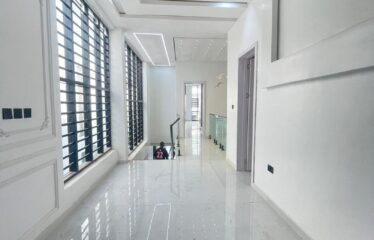 FULLY DETACHED DUPLEX WITH LUXURY INTERIOR, SWIMMING POOL, 24hrs ESTATE SECURITY AND BQ FOR SALE CHEVRON LEKKI