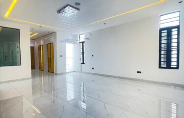 FULLY DETACHED DUPLEX WITH LUXURY INTERIOR, SWIMMING POOL, 24hrs ESTATE SECURITY AND BQ FOR SALE CHEVRON LEKKI