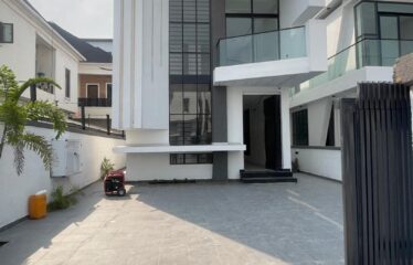 FULLY DETACHED DUPLEX WITH LUXURY INTERIOR, SWIMMING POOL, 24hrs ESTATE SECURITY AND BQ FOR SALE CHEVRON LEKKI