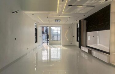 FULLY DETACHED DUPLEX WITH LUXURY INTERIOR, SWIMMING POOL, 24hrs ESTATE SECURITY AND BQ FOR SALE CHEVRON LEKKI