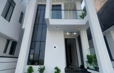 FULLY DETACHED DUPLEX WITH LUXURY INTERIOR FOR SALE, CHEVRON LEKKI.