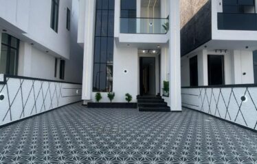 FULLY DETACHED DUPLEX WITH LUXURY INTERIOR FOR SALE, CHEVRON LEKKI.