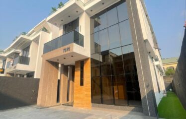 FULLY DETACHED DUPLEX WITH LUXURY INTERIOR FOR SALE, CHEVRON LEKKI