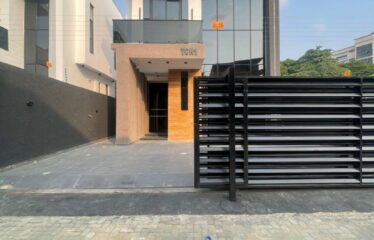 FULLY DETACHED DUPLEX WITH LUXURY INTERIOR FOR SALE, CHEVRON LEKKI