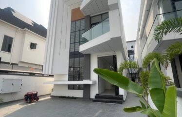 FULLY DETACHED DUPLEX WITH LUXURY INTERIOR, SWIMMING POOL, 24hrs ESTATE SECURITY AND BQ FOR SALE CHEVRON LEKKI