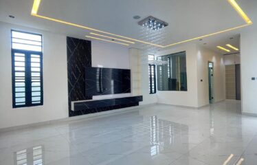 FULLY DETACHED DUPLEX WITH LUXURY INTERIOR, SWIMMING POOL, 24hrs ESTATE SECURITY AND BQ FOR SALE CHEVRON LEKKI