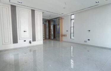 FULLY DETACHED DUPLEX WITH LUXURY INTERIOR, SWIMMING POOL, 24hrs ESTATE SECURITY AND BQ FOR SALE CHEVRON LEKKI