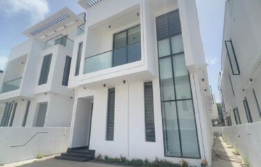LUXURY WELL FINISHED FULLY DETACHED DUPLEX WITH SWIMMING POOL FOR SALE AT CHEVRON LEKKI LAGOS