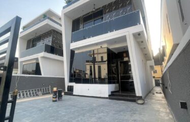FULLY DETACHED DUPLEX WITH A SPACIOUS LIVING ROOM, SWIMMING POOL WITH CHANGING ROOM AND BQ