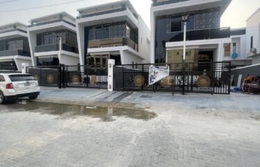 FULLY DETACHED DUPLEX WITH A SPACIOUS LIVING ROOM, SWIMMING POOL WITH CHANGING ROOM AND BQ