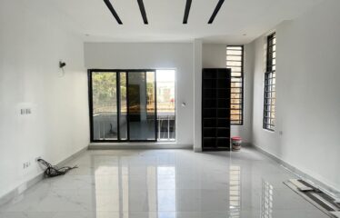 FULLY DETACHED DUPLEX WITH BQ 4 BED, 4 BATH, FOR SALE AT CHEVRON