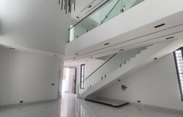 LUXURY WELL FINISHED FULLY DETACHED DUPLEX WITH SWIMMING POOL FOR SALE AT CHEVRON LEKKI LAGOS