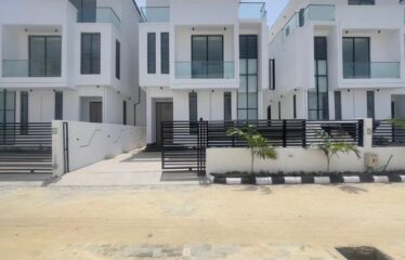 LUXURY WELL FINISHED FULLY DETACHED DUPLEX WITH SWIMMING POOL FOR SALE AT CHEVRON LEKKI LAGOS