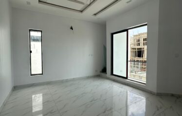 FULLY DETACHED DUPLEX WITH SWIMMING POOL AND BQ FOR SALE, CHEVRON LEKKI