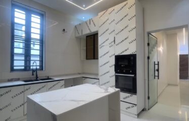FULLY DETACHED DUPLEX WITH A SPACIOUS LIVING ROOM, SWIMMING POOL, TV CONSOLE AND BQ