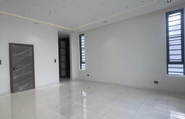 FULLY DETACHED DUPLEX WITH A SPACIOUS LIVING ROOM, SWIMMING POOL, TV CONSOLE AND BQ