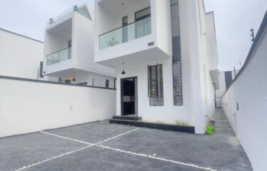 FULLY DETACHED DUPLEX WITH A SPACIOUS LIVING ROOM, SWIMMING POOL, TV CONSOLE AND BQ