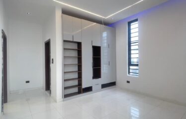 FULLY DETACHED DUPLEX WITH A SPACIOUS LIVING ROOM, SWIMMING POOL, TV CONSOLE AND BQ